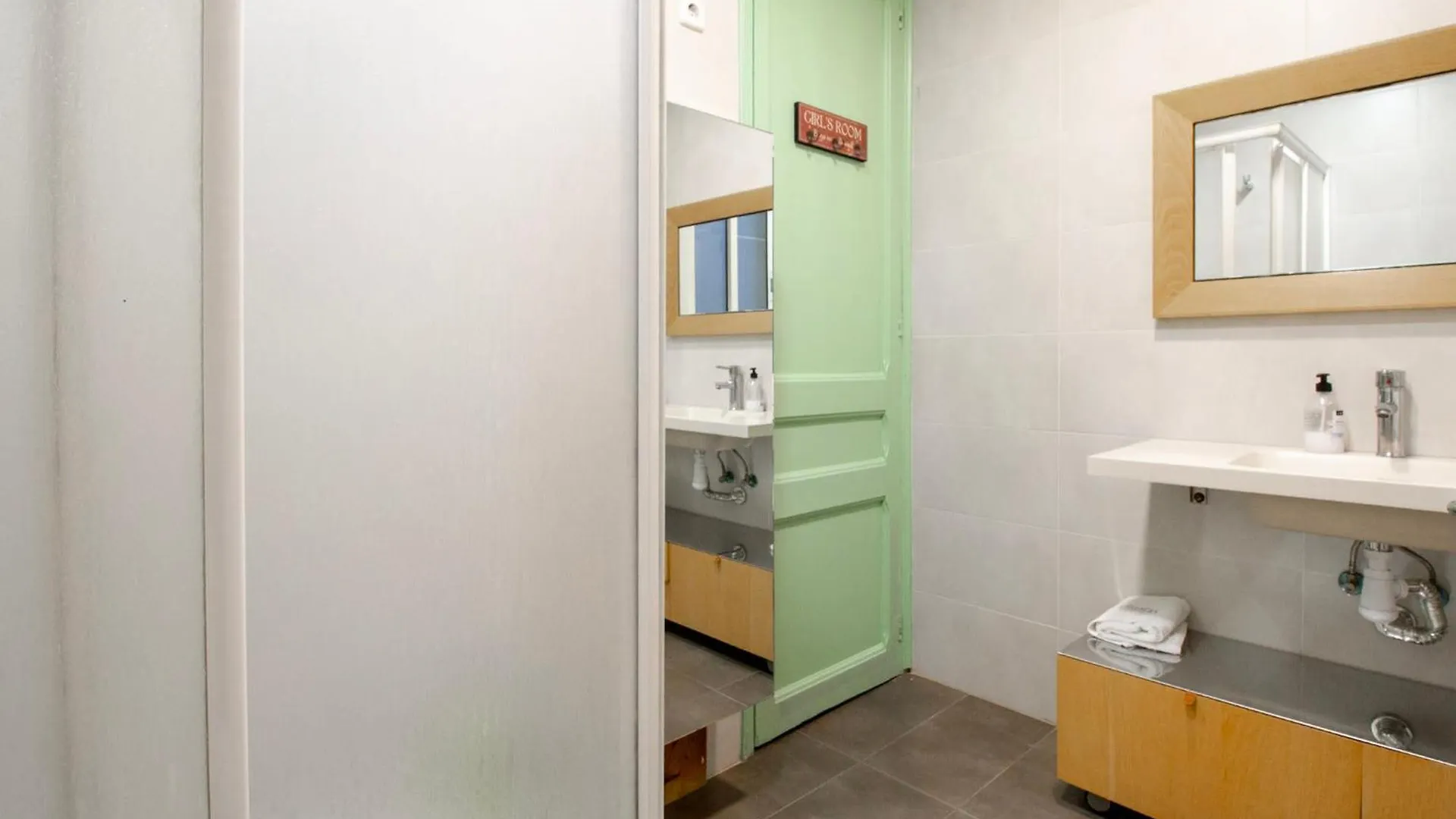 Marina Sagrada Familia Apartment Barcelona